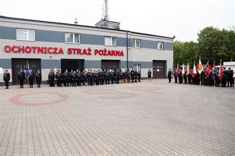 Zdjęcie z otwarcia nowej remizy OSP Raszyn w 1977 roku