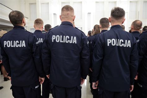 Infografika: Świadczenia retencyjne i motywacyjne dla funkcjonariuszy służb mundurowych