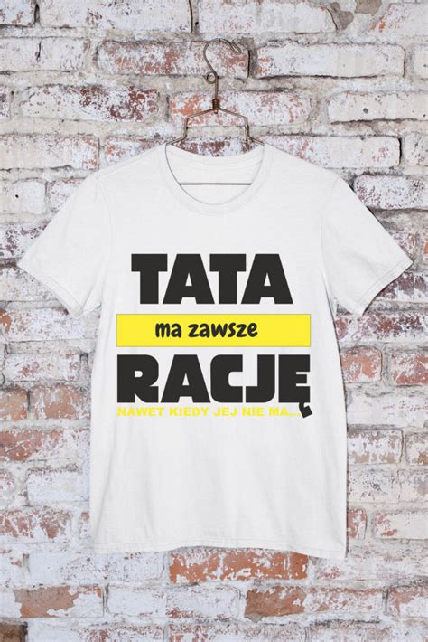 Przykłady nadruków na koszulkach strażackich - humorystyczne i patriotyczne motywy