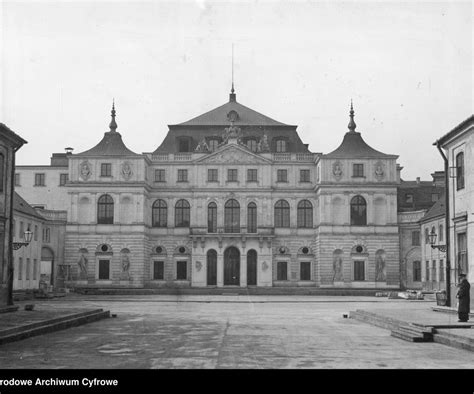 XIX-wieczny pałac w Górnej Grupie przed przebudową na szpital