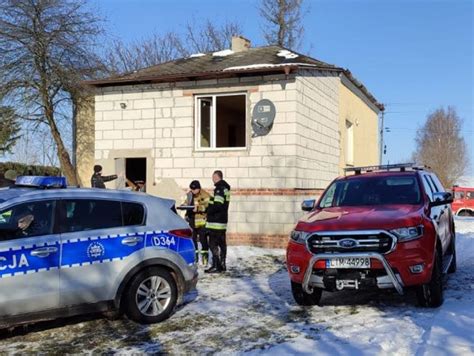 policyjna akcja zatrzymania podpalacza lub spalone zabudowania gospodarcze w gminie Sobienie-Jeziory