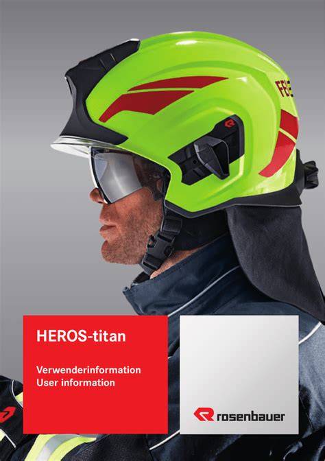 Zdjęcie strażaka z hełmem Rosenbauer Heros Titan w akcji