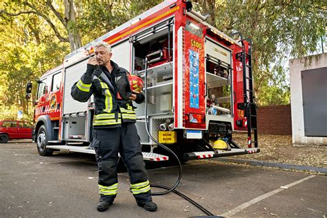 Ewolucja wozów strażackich: od konnych po nowoczesne