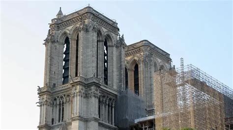 Wizualizacja odbudowanej iglicy Katedry Notre Dame