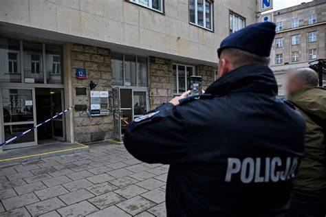 Zdjęcie budynku biura PO na ulicy Wiejskiej w Warszawie
