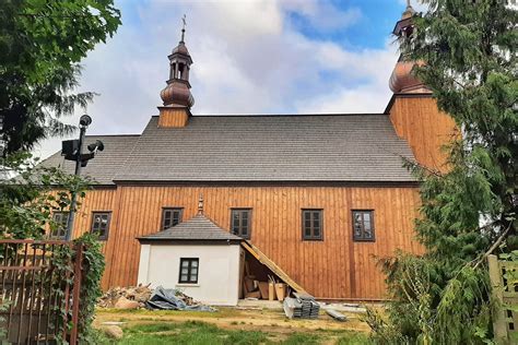 Zdjęcie kościoła w Mileszkach w trakcie pożaru lub jego zgliszcza