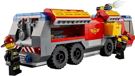 Zestaw LEGO City 60061 Lotniskowy wóz strażacki w akcji gaszenia płonącego silnika odrzutowego