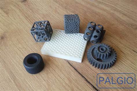 Zdjęcie przedstawiające detale breloka wykonanego metodą druku 3D
