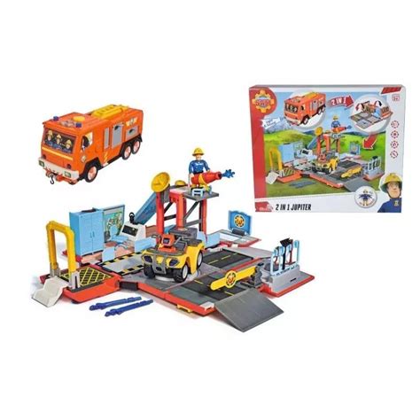 rozłożony pojazd Jupiter jako wielofunkcyjna stacja strażacka z działkiem wodnym i akcesoriami