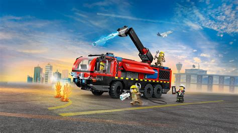 Tematyczne zdjęcie wozu strażackiego LEGO City w akcji