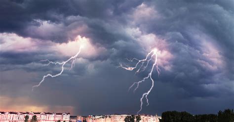 Ilustracyjne zdjęcie burzy z wyładowaniami atmosferycznymi