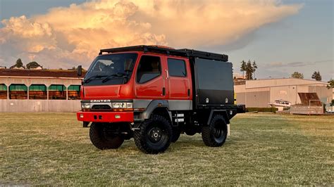 Samochód gaśniczy na podwoziu Mitsubishi Fuso Canter 4x4