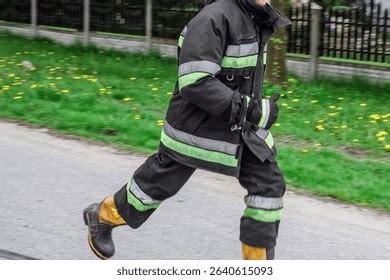 Thematic photo of an OSP firefighter in a winter jacket during an action