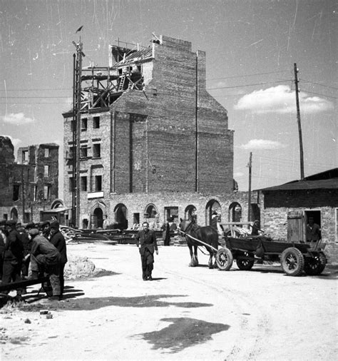 Zdjęcie przedstawiające nowoczesną fabrykę LEGO po odbudowie w 1943 roku