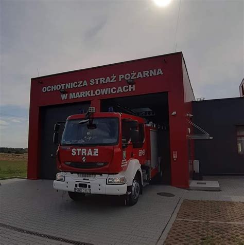 Thematic photo of OSP Marklowice Górne firefighters training with new rescue equipment.