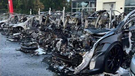 Photo of a car completely burned down, aftermath of a fire