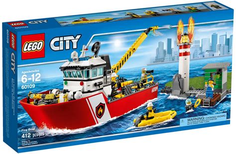 Widok ogólny zestawu LEGO City 60109 Łódź Strażacka w akcji