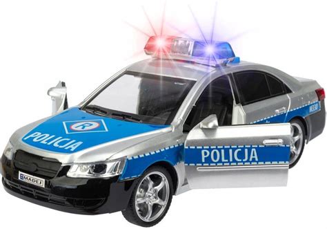 Zdjęcie przedstawiające zniszczony wóz strażacki oraz radiowóz policyjny po kolizji, z widocznymi uszkodzeniami