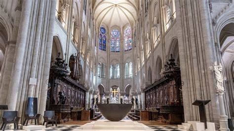 Szczegółowe zdjęcie jednej z rozet katedry Notre Dame