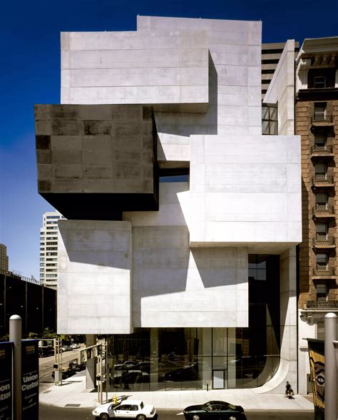 Zdjęcie Contemporary Arts Center w Cincinati, fasada z geometrycznymi blokami