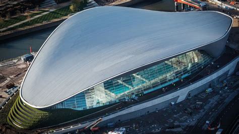 Zdjęcie London Aquatics Centre, falujący dach