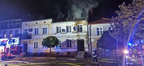 Kamienica po pożarze i w trakcie odbudowy, Pruszków, ul. Piękna 7