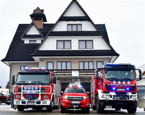 Zdjęcie historycznych pojazdów OSP Bukowina Tatrzańska