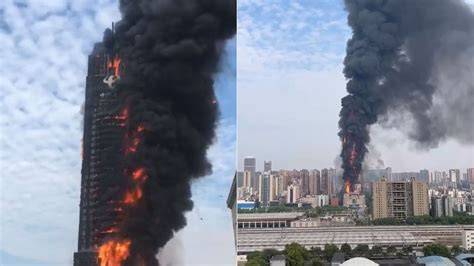 Płonący wieżowiec China Telecom w Changsha