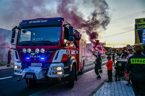 Photo of women firefighters from OSP Maków Dolny participating in the 