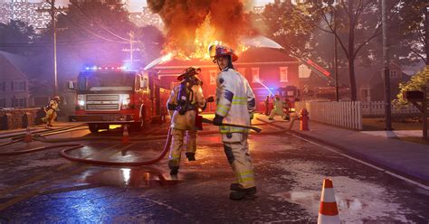 Zrzut ekranu z Firefighting Simulator The Squad, przedstawiający płonący budynek i strażaków z wozem strażackim