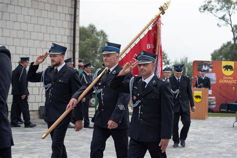 Uroczystość nadania sztandaru OSP Laski (Czerwin)