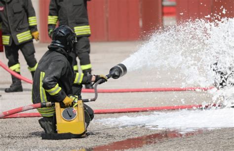 schemat działania piany gaśniczej