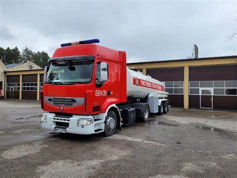 zdjęcie nowej cysterny pożarniczej GCBM 18/12 Volvo