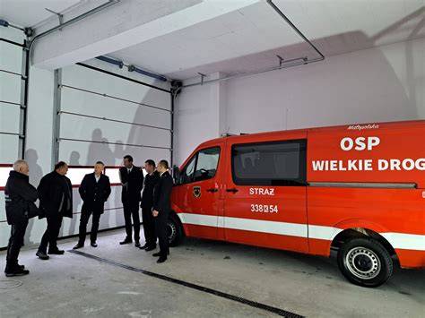 Zewnętrzny widok rozbudowanej remizy OSP Wielkie Drogi