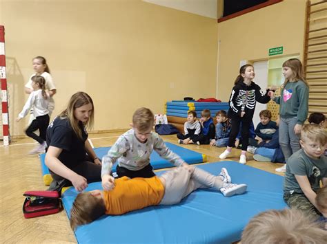 Infografika z propozycjami działań dla MDP/DDP (gry, zajęcia sportowe, nauka pierwszej pomocy)