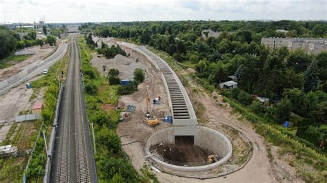 Zdjęcie tunelu kolejowego w Szklarach