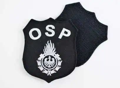 porównanie emblematów OSP i PSP na czapkach