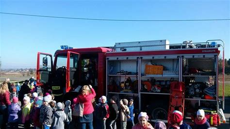 Spotkanie edukacyjne strażaków OSP z dziećmi na temat bezpieczeństwa pożarowego
