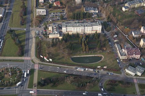 Zadymiony obszar poligonu w Nowej Dębie widziany z lotu ptaka