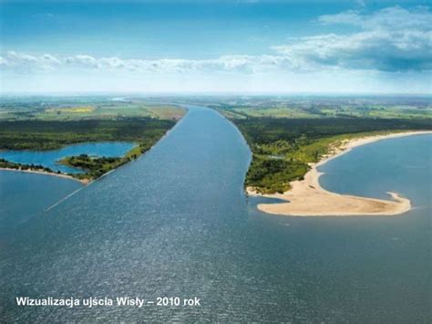 Panorama Mikoszewa z ujściem Wisły i otaczającymi lasami
