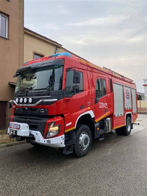 Volvo FMX 380 Bocar GCBARt 5,2/24, uterenowiony wóz strażacki 4x4, w barwach Państwowej Straży Pożarnej