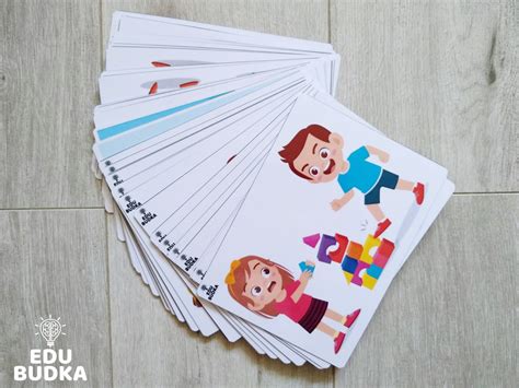 dzieci w przedszkolu odgrywające scenki związane z bezpieczeństwem