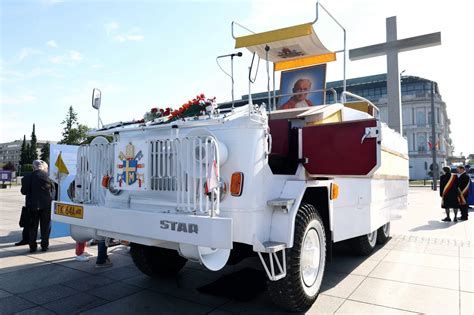 zdjęcie papamobile na bazie Star 660