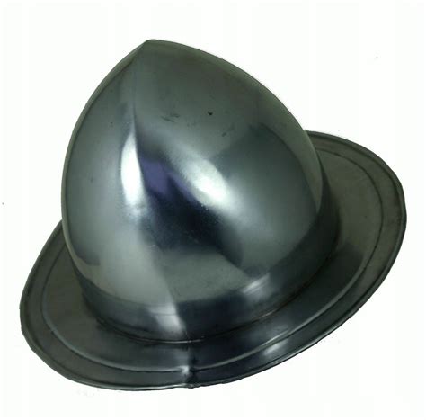 Zbliżenie na fakturę materiału skorupy hełmu strażackiego i detale konstrukcyjne.