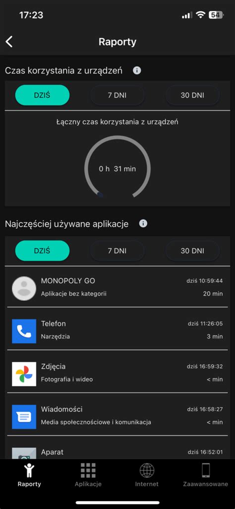 Zrzut ekranu z aplikacji mobilnej dla strażaków, przedstawiający listę kodów ADR z ciemnym tłem i czarną czcionką