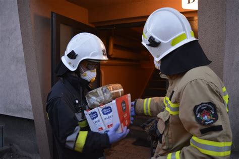 Ilustracja symbolizująca współpracę między jednostkami OSP