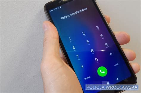Ilustracja: Telefon z zapisanym numerem alarmowym OSP i dedykowanym dzwonkiem