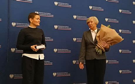 Uroczystość wręczenia srebrnego medalu dla Marioli Piechoty