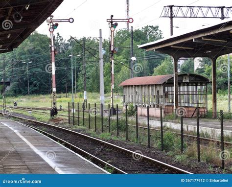 Stara fotografia dworca kolejowego w Polsce, z epoki przełomu wieków