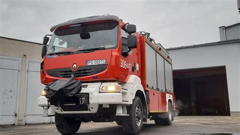schematyczny przekrój samochodu strażackiego Renault Kerax z zaznaczonymi głównymi elementami: kabina, zbiorniki na wodę i pianę, autopompa, działko wodno-pianowe